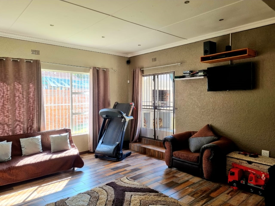 4 Bedroom Property for Sale in Hillcrest Northern Cape